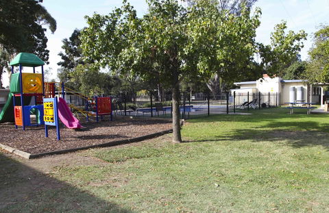 Nagambie Caravan Park & Motel - Foster Accommodation 3