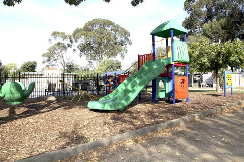 Nagambie Caravan Park & Motel - Foster Accommodation 2