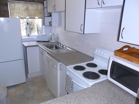 A Furnished Townhouse In Goulburn - Foster Accommodation 2