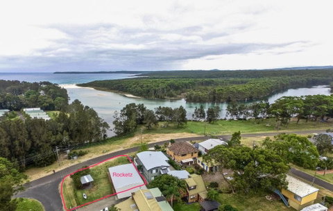 Rocketz At Berrara Beach - Foster Accommodation 3