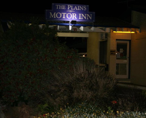 The Plains Motor Inn - Foster Accommodation 1