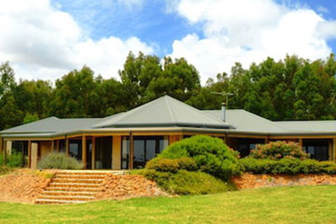 Rural Hideaway - Foster Accommodation 0