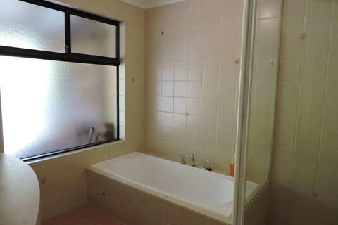 Rural Hideaway - Foster Accommodation 6