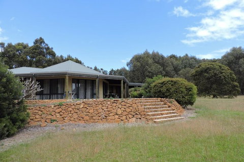 Rural Hideaway - Foster Accommodation 2