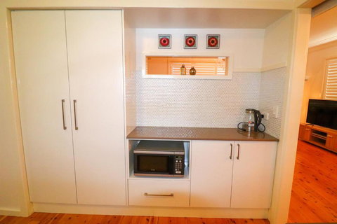 Blacksmiths Sea Breeze - Foster Accommodation 1