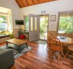 Alpine Arnica Cottage 2 - Foster Accommodation