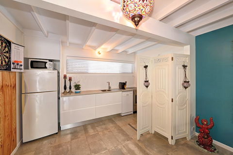 ZEN Beach Retreat - Foster Accommodation 2