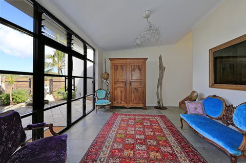 ZEN Beach Retreat - Foster Accommodation 1