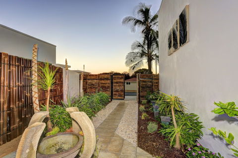 ZEN Beach Retreat - Foster Accommodation 0