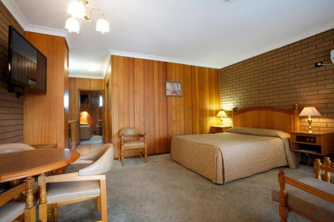 Golden Grain Motor Inn - Foster Accommodation 5