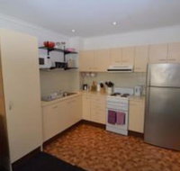 Kirwan Apartments 9 - Foster Accommodation