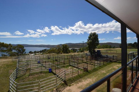 Snow Ridge 4 - Foster Accommodation 5