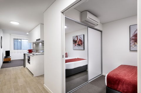 Ramada VetroBlu Scarborough Beach - Foster Accommodation 2