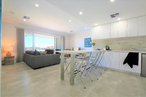 Harbour Views At Mindarie Marina - Foster Accommodation 4