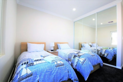 Harbour Views At Mindarie Marina - Foster Accommodation 6