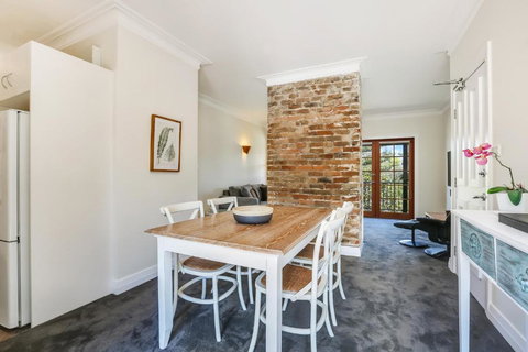 Bellevue Accommodation - Foster Accommodation 4