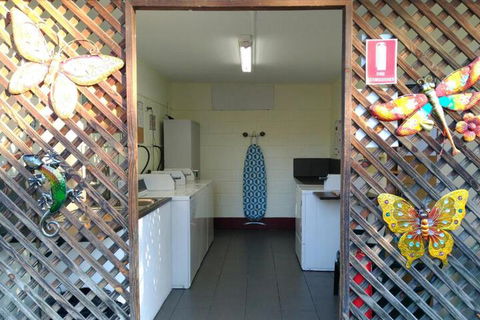 Rose City Caravan Park - Foster Accommodation 3