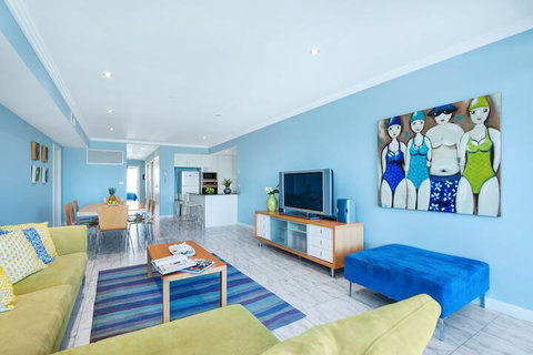 On The Beach Getaway - Foster Accommodation 5
