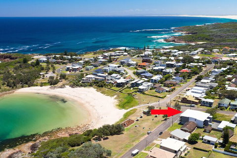 On The Beach Getaway - Foster Accommodation 1