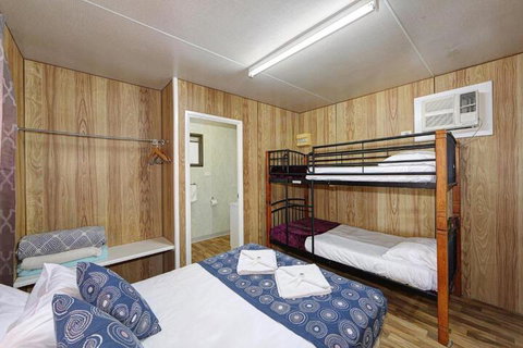 Alva Beach Tourist Park - Foster Accommodation 7