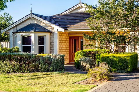 Lochnagar Barossa - Adults Only - Foster Accommodation 1