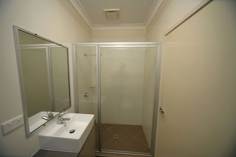 Black Rock Inn - Foster Accommodation 6