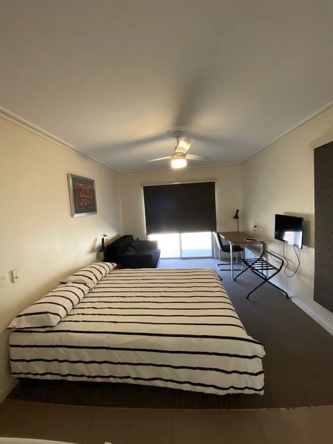 Black Rock Inn - Foster Accommodation 5