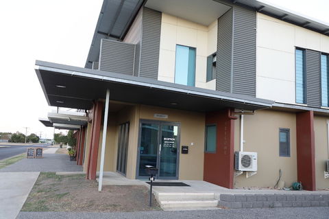 Black Rock Inn - Foster Accommodation 1