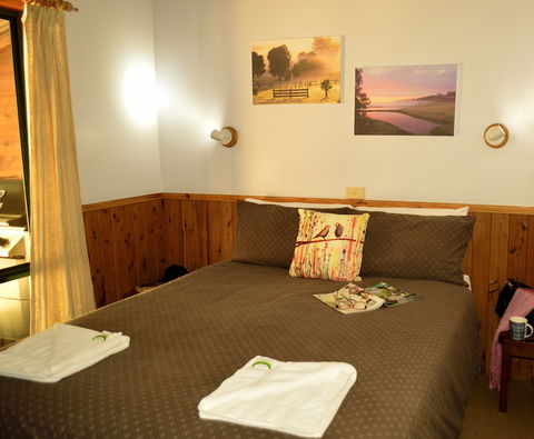 Diamond Forest Farm Stay - Foster Accommodation 4
