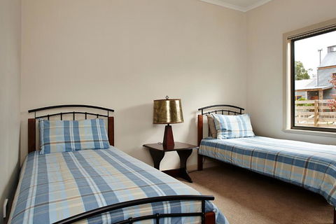La Casa - Foster Accommodation 2