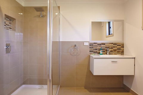 La Casa - Foster Accommodation 1