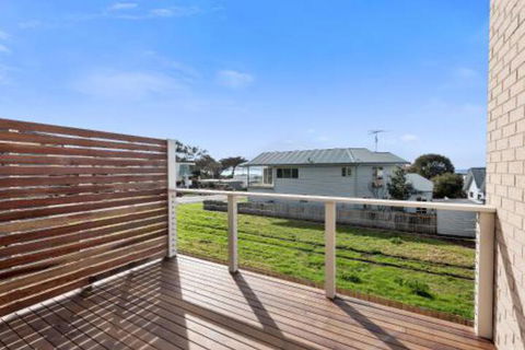 Glas - Foster Accommodation 2