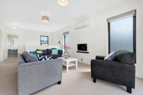 Glas - Foster Accommodation 0