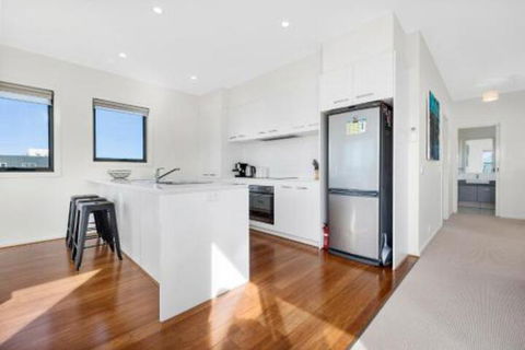 Glas - Foster Accommodation 4