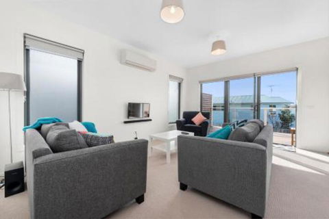 Glas - Foster Accommodation 5