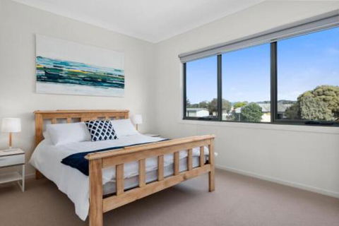 Glas - Foster Accommodation 3