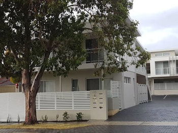 Luxuary Apartment Near Airport - Foster Accommodation 6