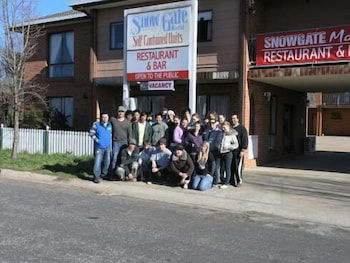 Snow Gate Motel And Apartments - Foster Accommodation 3