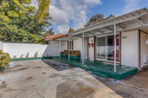 Beautiful Deluxe Family Friendly Holiday House - Foster Accommodation 1