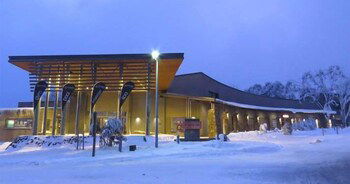 Alyeska - Foster Accommodation 5