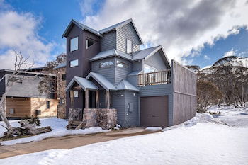 Alyeska - Foster Accommodation 6