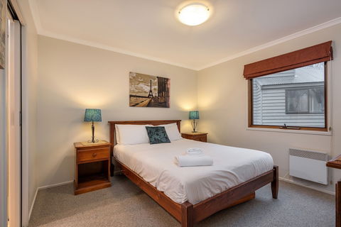 Absinthe - Foster Accommodation 2