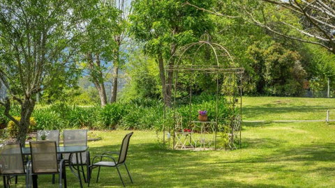 Vicarage View Cottage - Foster Accommodation 3