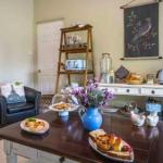 Vicarage View Cottage - Foster Accommodation 0
