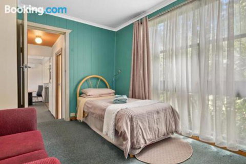 Green Views - Foster Accommodation 4