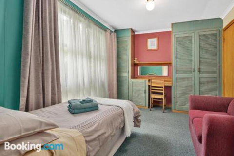 Green Views - Foster Accommodation 2