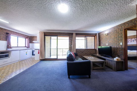 Leski Club - Foster Accommodation 1