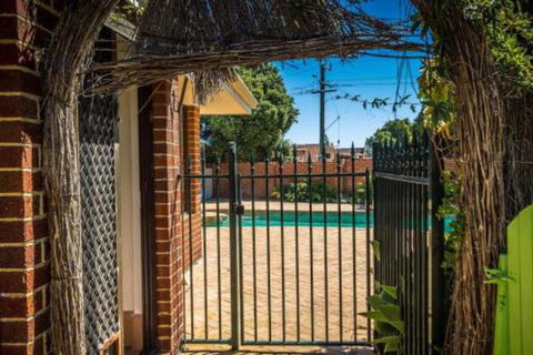 Yanchep Beach Retreat - Foster Accommodation 5