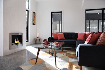 Arenas North - Foster Accommodation 0
