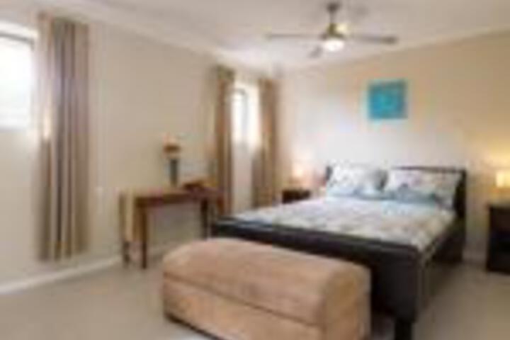 Deception Bay North QLD Foster Accommodation